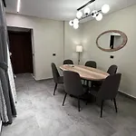 Luxury Apartment El Mohandessen