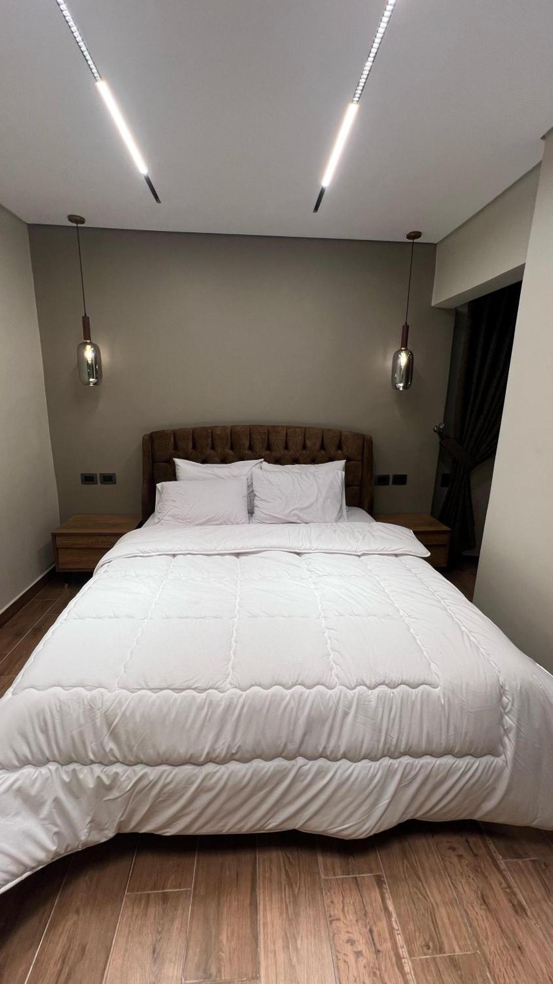 Apartment Luxury El Mohandessen *